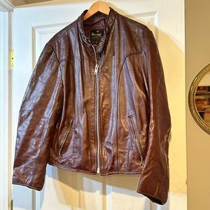 Vintage 1970s leather jacket flawless for its age! Size 42 (L) brown silver
